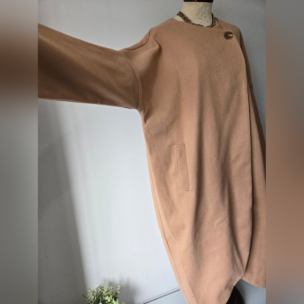 Suzanne Betro Camel Draped Long Lightweight Coat. Size 1X - Picture 4 of 13